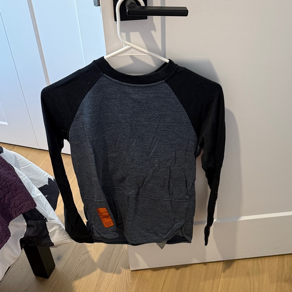 Tracksmith Blue 3/4 length top